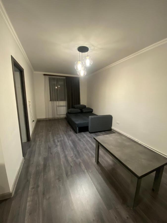 2 Cosy Apartment In Townhouse Near Airport Evn Geghanist  Экстерьер фото