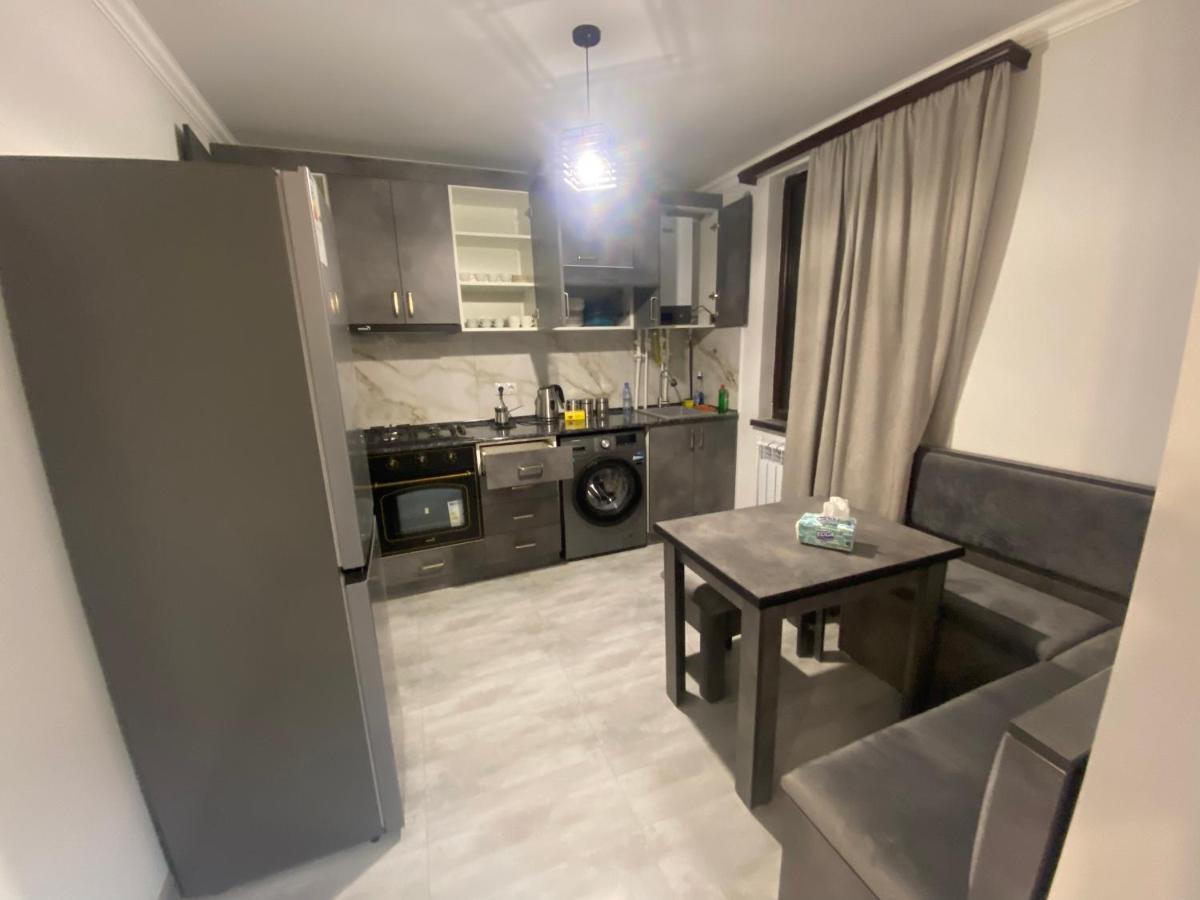 2 Cosy Apartment In Townhouse Near Airport Evn Geghanist  Экстерьер фото